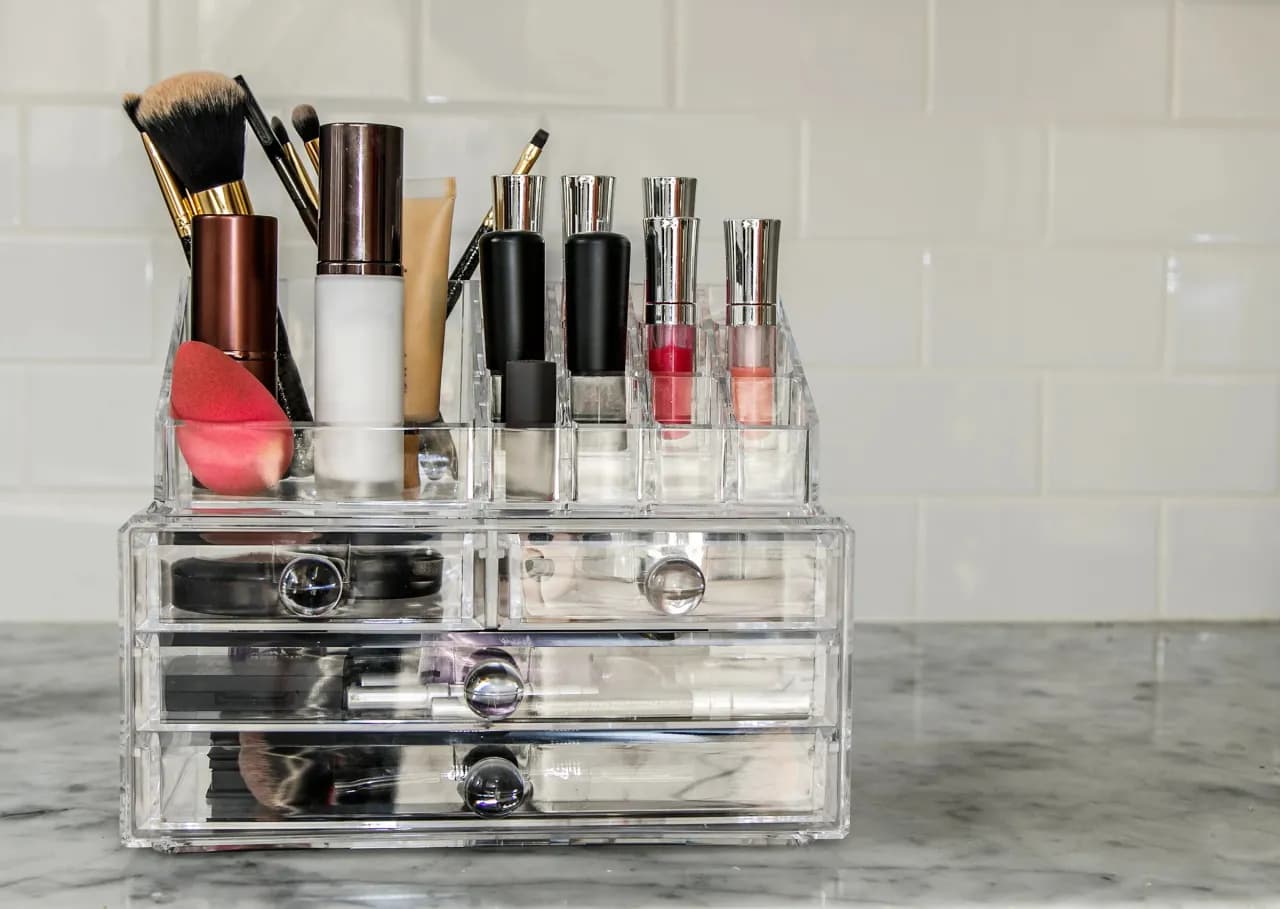 Kosmetik Organizer: Finde Ordnung & spare Zeit Dein Guide
